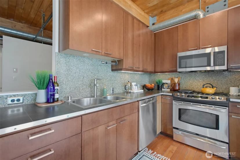 Property photo for 1408 12th Avenue #310, Seattle photo 7