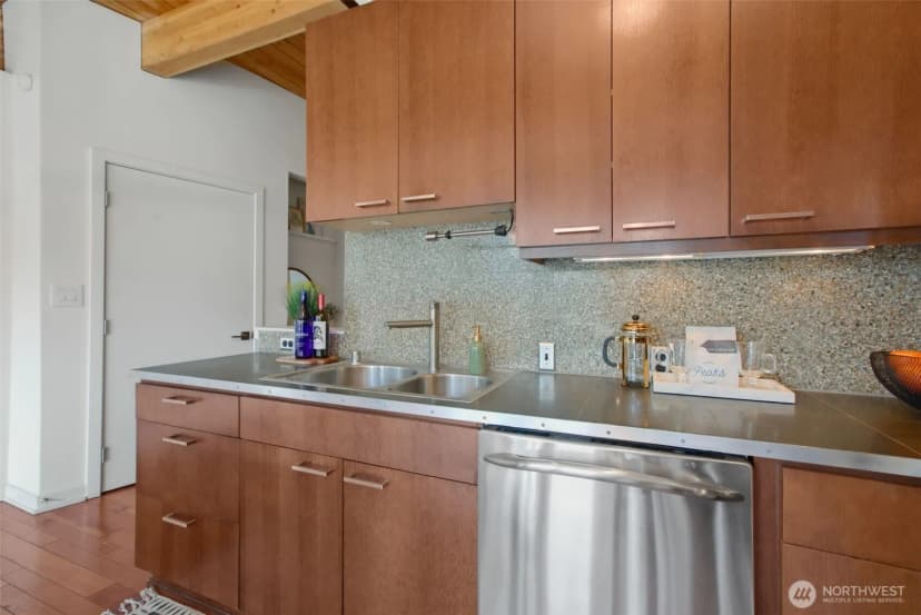 Property photo for 1408 12th Avenue #310, Seattle photo 10
