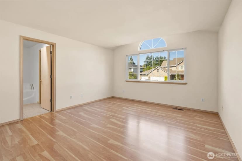 Property photo for 20532 121st Way Se, Kent photo 18