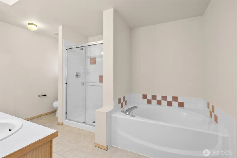 Property photo for 20532 121st Way Se, Kent photo 20