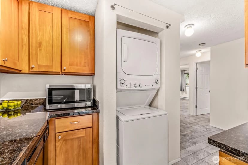 Property photo for 5912 California Avenue Sw #102, Seattle photo 8