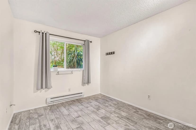 Property photo for 5912 California Avenue Sw #102, Seattle photo 12