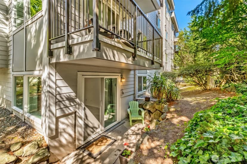 Property photo for 5912 California Avenue Sw #102, Seattle photo 14