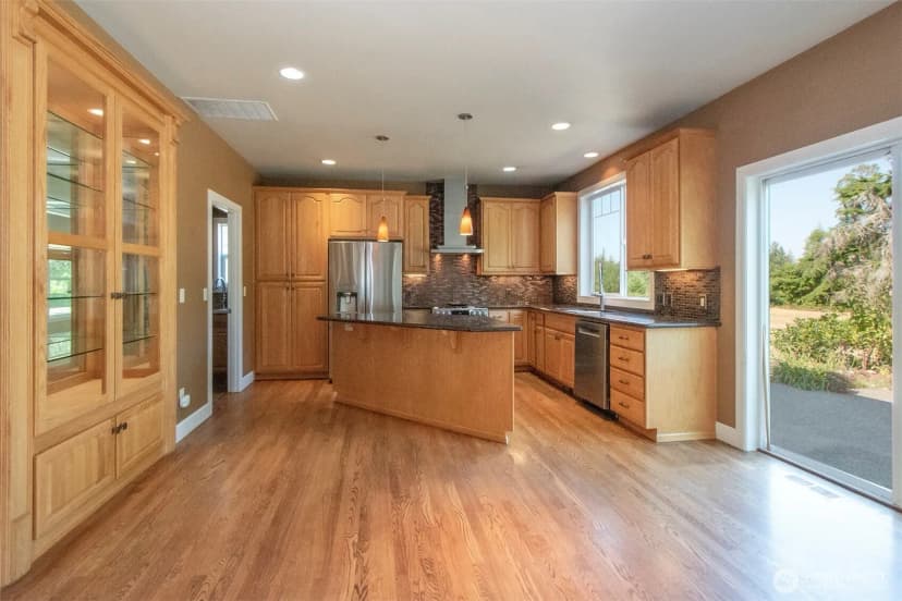 Property photo for 1706 Lower Elwha Road, Port Angeles photo 12
