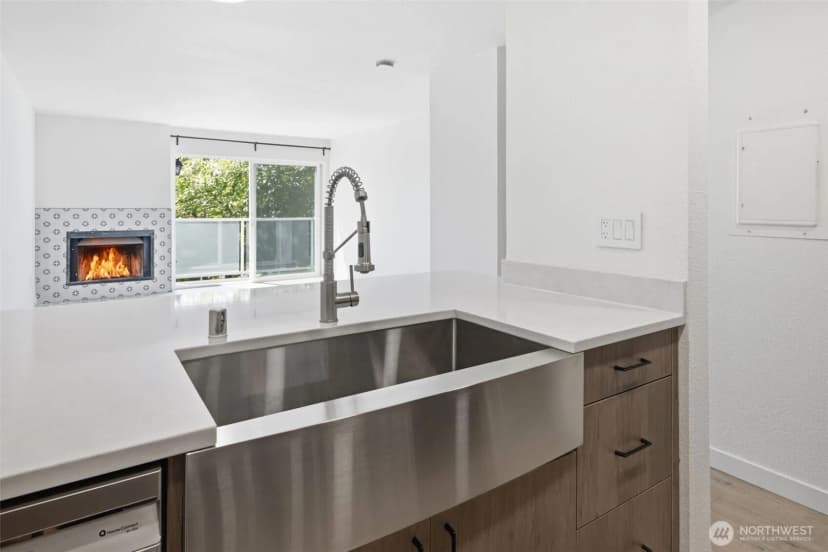Property photo for 8800 20th Avenue Ne #b202, Seattle photo 19