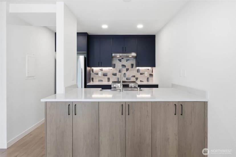Property photo for 8800 20th Avenue Ne #b202, Seattle photo 14