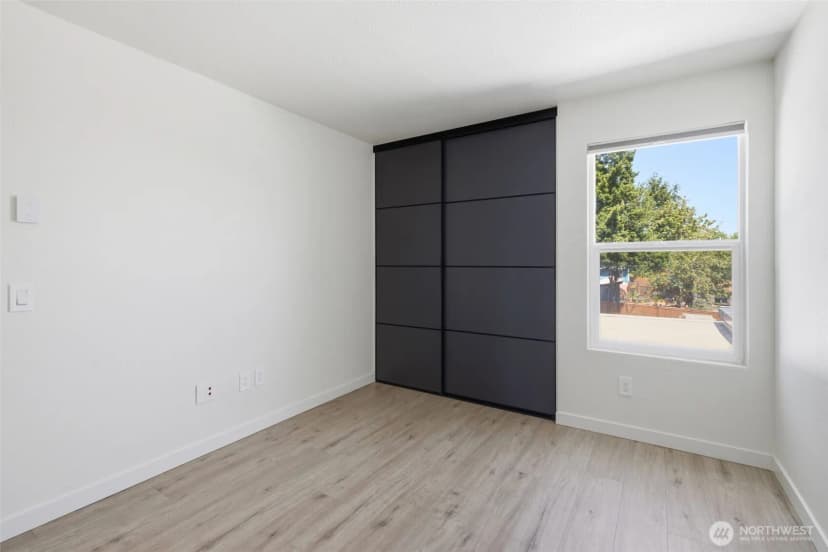 Property photo for 8800 20th Avenue Ne #b202, Seattle photo 32