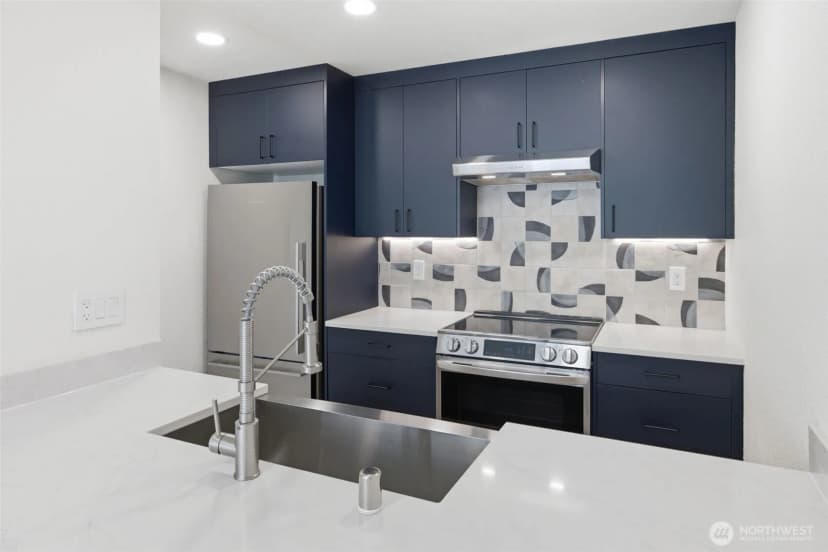 Property photo for 8800 20th Avenue Ne #b202, Seattle photo 16