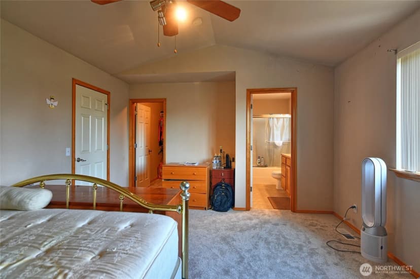 Property photo for 10523 7th Avenue W, Everett photo 12