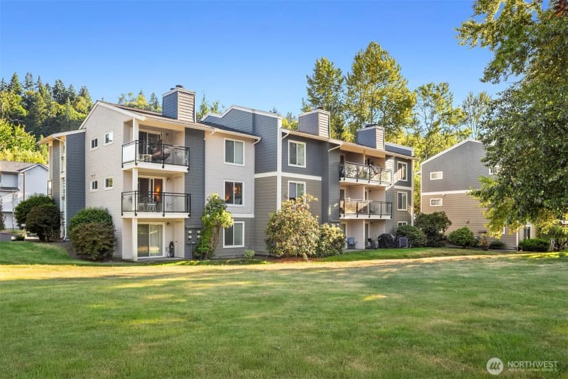 Property photo for 10838 E Riverside Drive #c203, Bothell photo 23