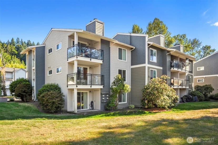 Property photo for 10838 E Riverside Drive #c203, Bothell photo 2