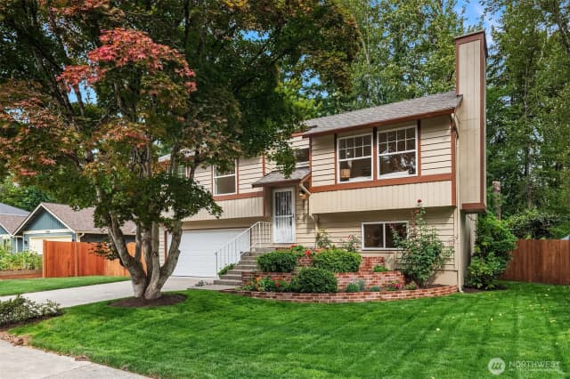 Property photo for 16036 Ne 106th Street, Redmond
