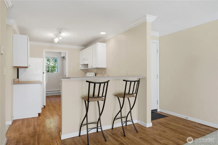 Property photo for 1003 156th Avenue Ne #308, Bellevue photo 3
