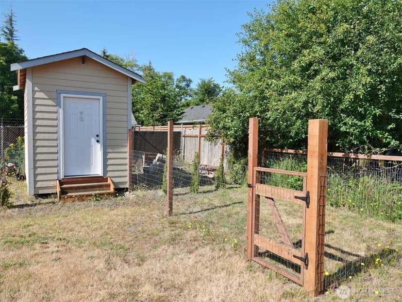 Property photo for 721 Mt Olympus Avenue Se, Ocean Shores photo 15