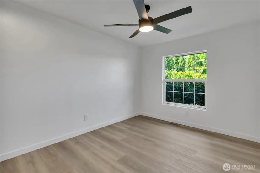 Property photo for 101 Jewell Street, Enumclaw photo 16