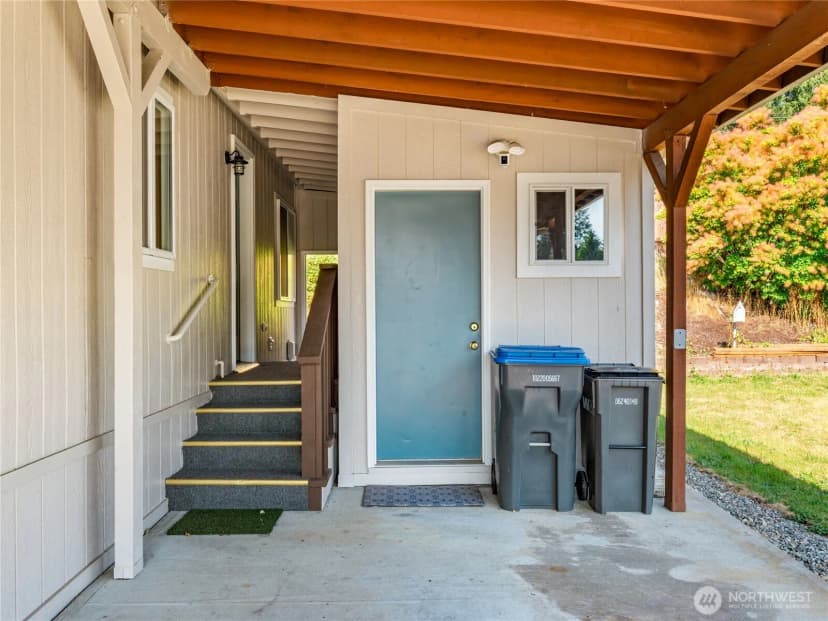 Property photo for 6883 Capricorn Lane Ne, Bremerton photo 28