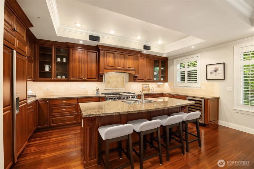 Property photo for 725 Harvard Avenue E, Seattle photo 11
