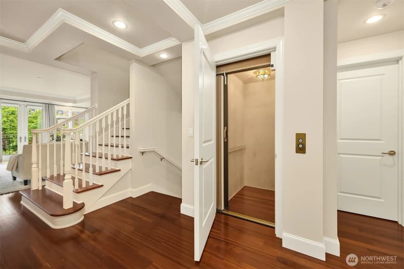 Property photo for 725 Harvard Avenue E, Seattle photo 18