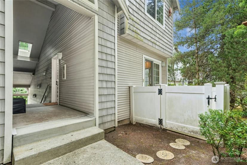 Property photo for 601 12th Avenue Nw #e1, Issaquah photo 15