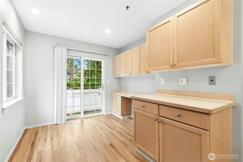 Property photo for 601 12th Avenue Nw #e1, Issaquah photo 23
