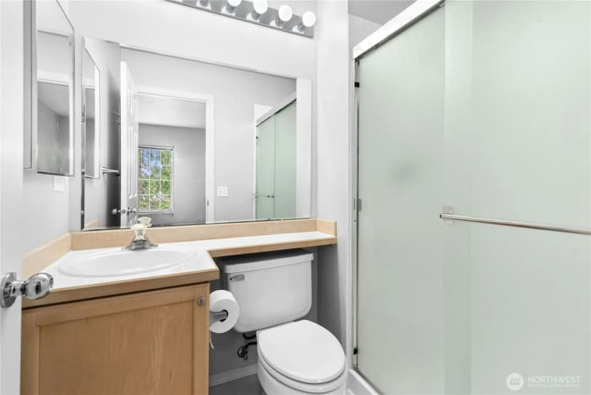Property photo for 601 12th Avenue Nw #e1, Issaquah photo 32
