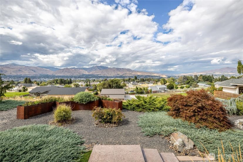 Property photo for 2390 Catalina Drive, East Wenatchee photo 39