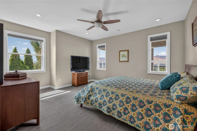 Property photo for 2390 Catalina Drive, East Wenatchee photo 23