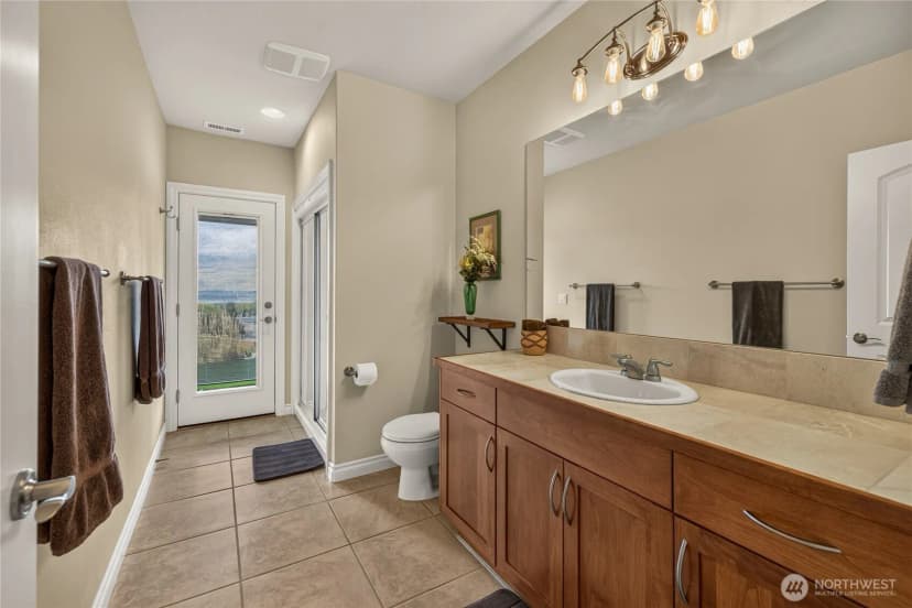 Property photo for 2390 Catalina Drive, East Wenatchee photo 29
