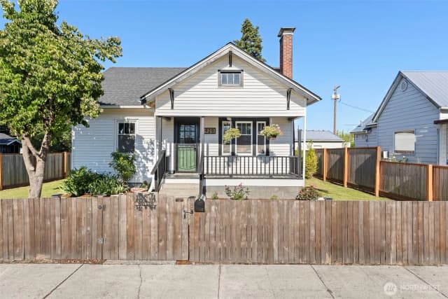 Property photo for 928 F Street, Centralia