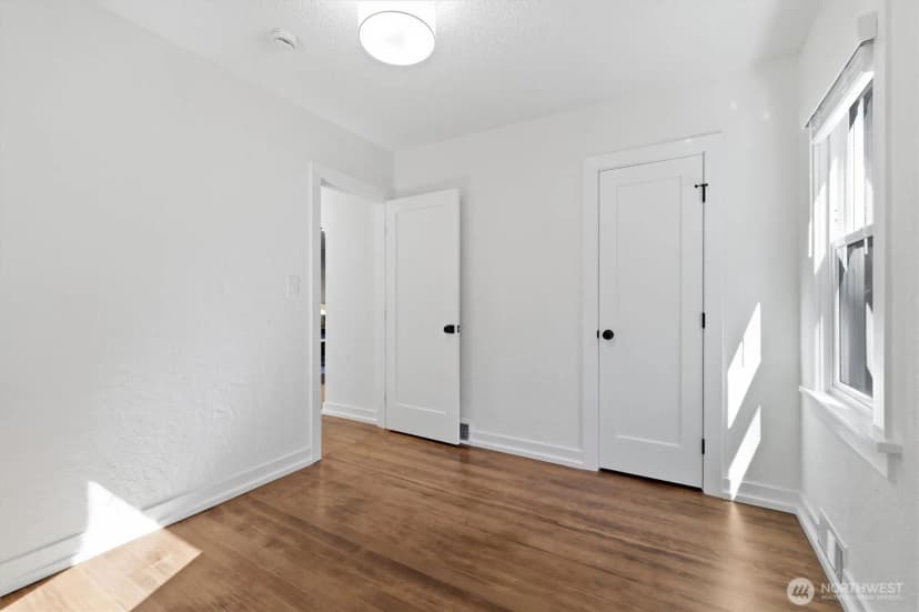Property photo for 13349 25th Avenue Ne, Seattle photo 18