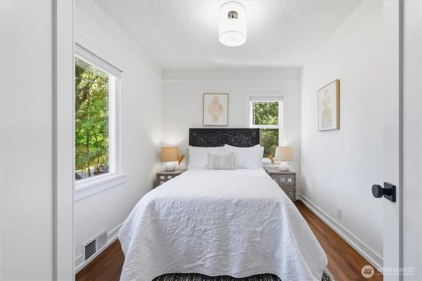 Property photo for 13349 25th Avenue Ne, Seattle photo 14