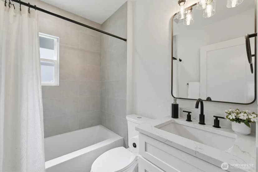 Property photo for 13349 25th Avenue Ne, Seattle photo 16
