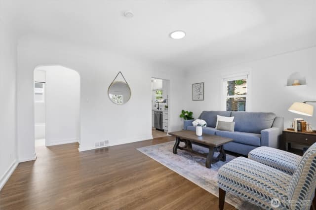 Property photo for 13349 25th Avenue Ne, Seattle photo 4
