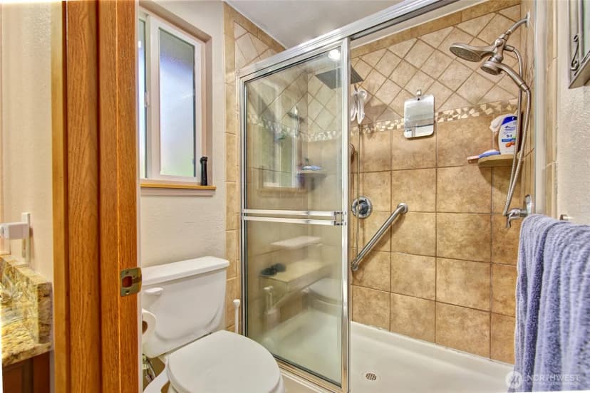 Property photo for 6410 65th Place Ne, Marysville photo 17