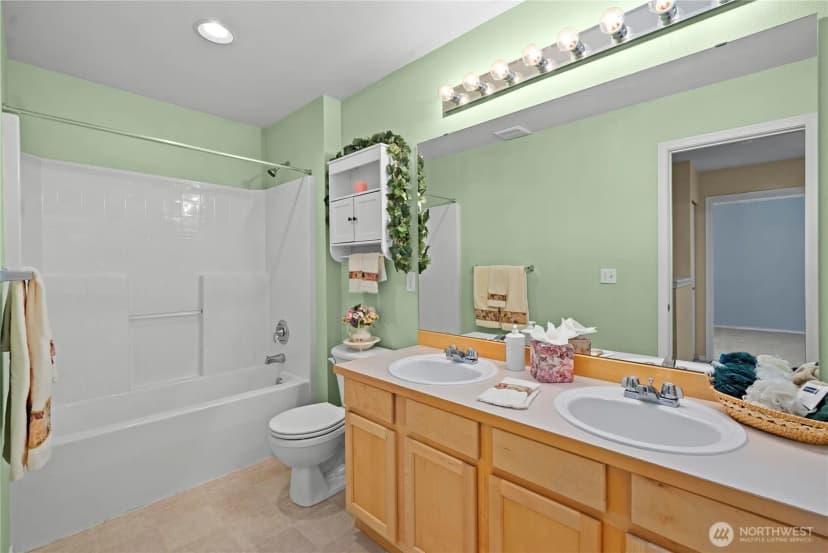 Property photo for 6445 James Avenue Se #b, Auburn photo 9