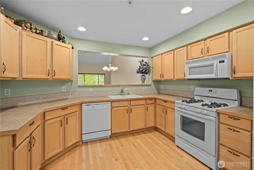 Property photo for 6445 James Avenue Se #b, Auburn photo 2