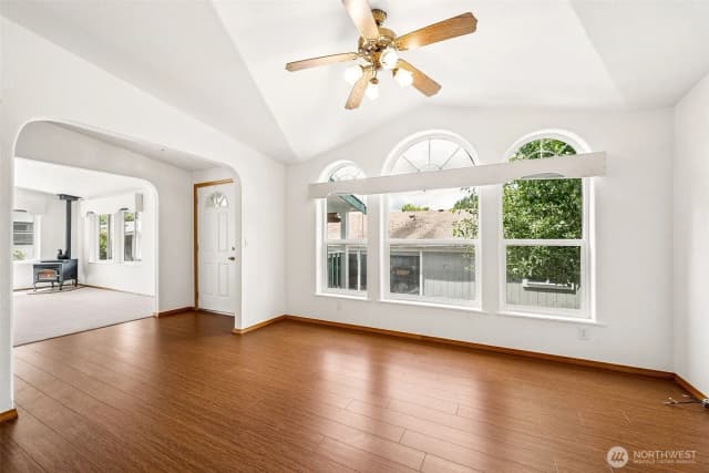 Property photo for 592 Ne Saturn Lane, Bremerton photo 5