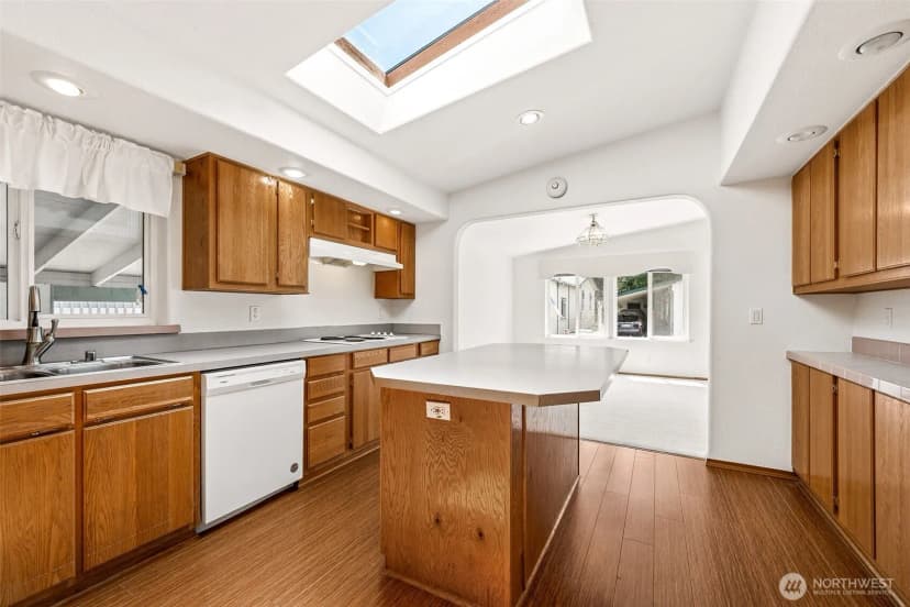 Property photo for 592 Ne Saturn Lane, Bremerton photo 11