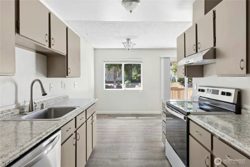 Property photo for 14136 74th Place Ne #15c, Kirkland photo 4