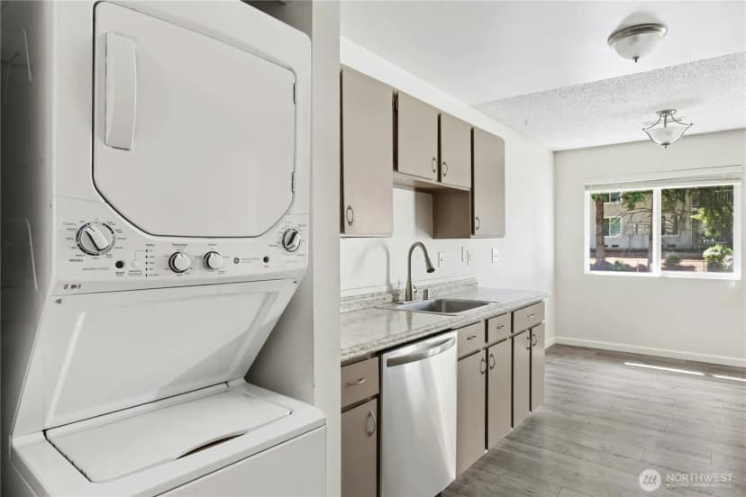 Property photo for 14136 74th Place Ne #15c, Kirkland photo 5