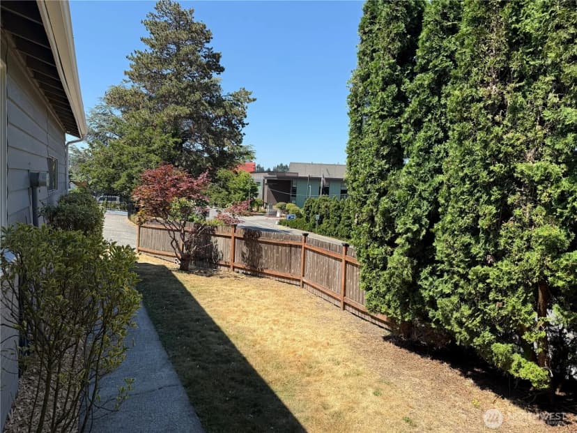 Property photo for 10527 Beardslee Boulevard, Bothell photo 24