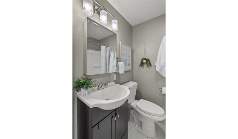 Property photo for 10527 Beardslee Boulevard, Bothell photo 18