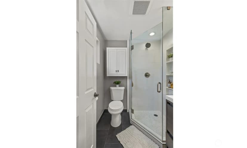 Property photo for 10527 Beardslee Boulevard, Bothell photo 13