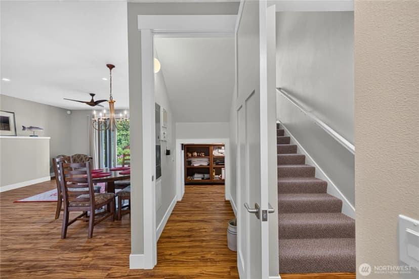 Property photo for 4402 E Avenue, Anacortes photo 18