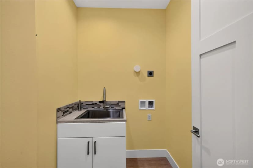 Property photo for 4402 E Avenue, Anacortes photo 30