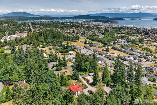 Property photo for 4402 E Avenue, Anacortes photo 4