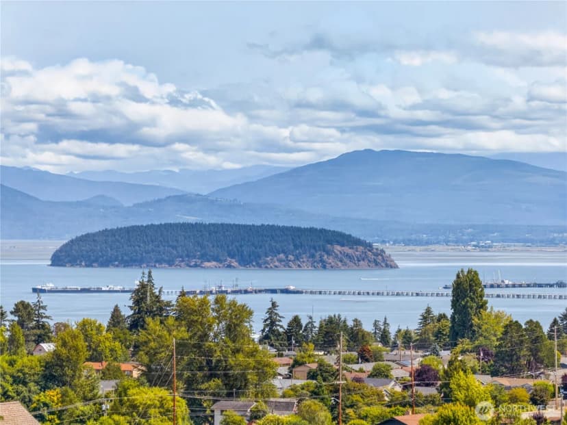 Property photo for 4402 E Avenue, Anacortes photo 40