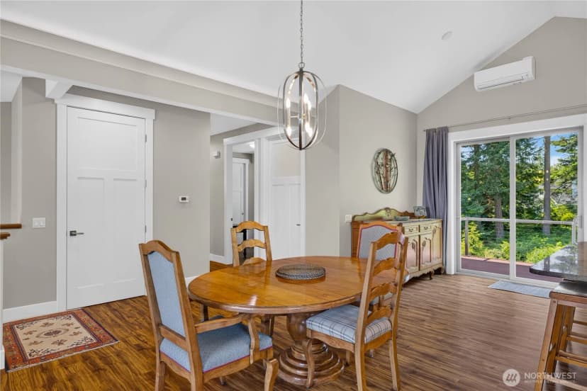 Property photo for 4402 E Avenue, Anacortes photo 11