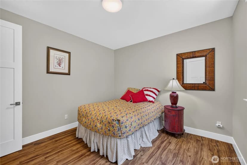 Property photo for 4402 E Avenue, Anacortes photo 34