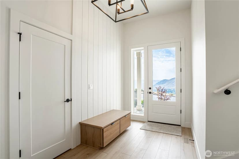 Property photo for 926 Long Drive, Chelan photo 4